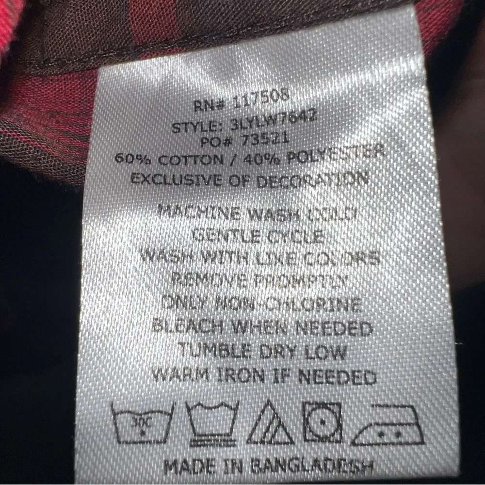 Levi’s Men’s Red Plaid Button Down Size Medium